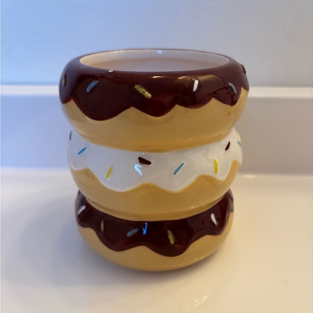 Ceramic Donut Scented Candle.